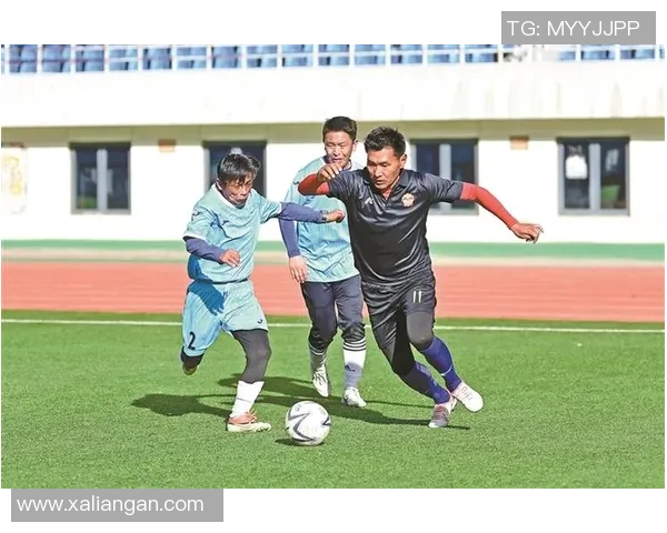 深圳宝安足球明星赛盛大开幕球星云集激情四溢点燃足球热情