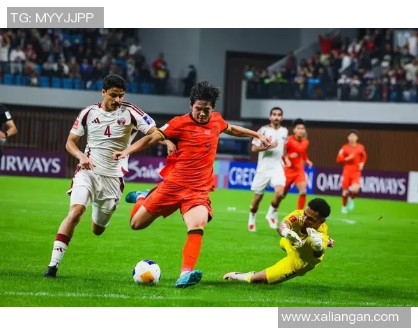 中国足球队迎战卡塔尔队力争在国际赛场上再创佳绩